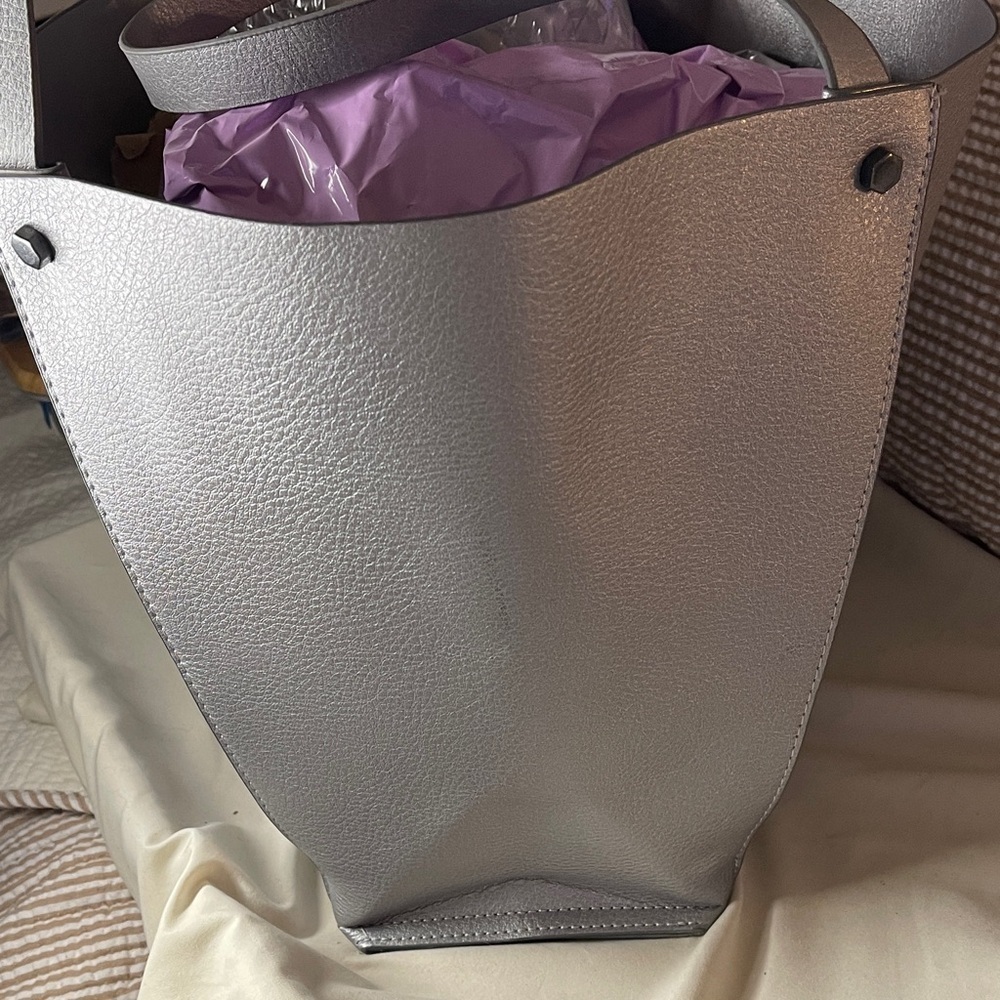 Neiman Marcus Structured Elegant Silver Tote Bag Neiman Marcus - Picture 8 of 9